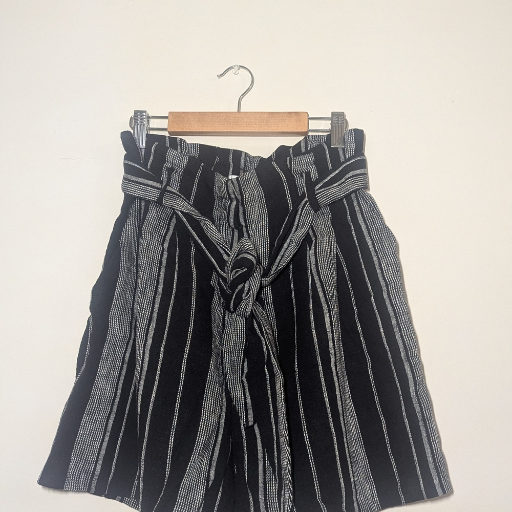 Black and White Striped Women Shorts - Picture 2 of 7
